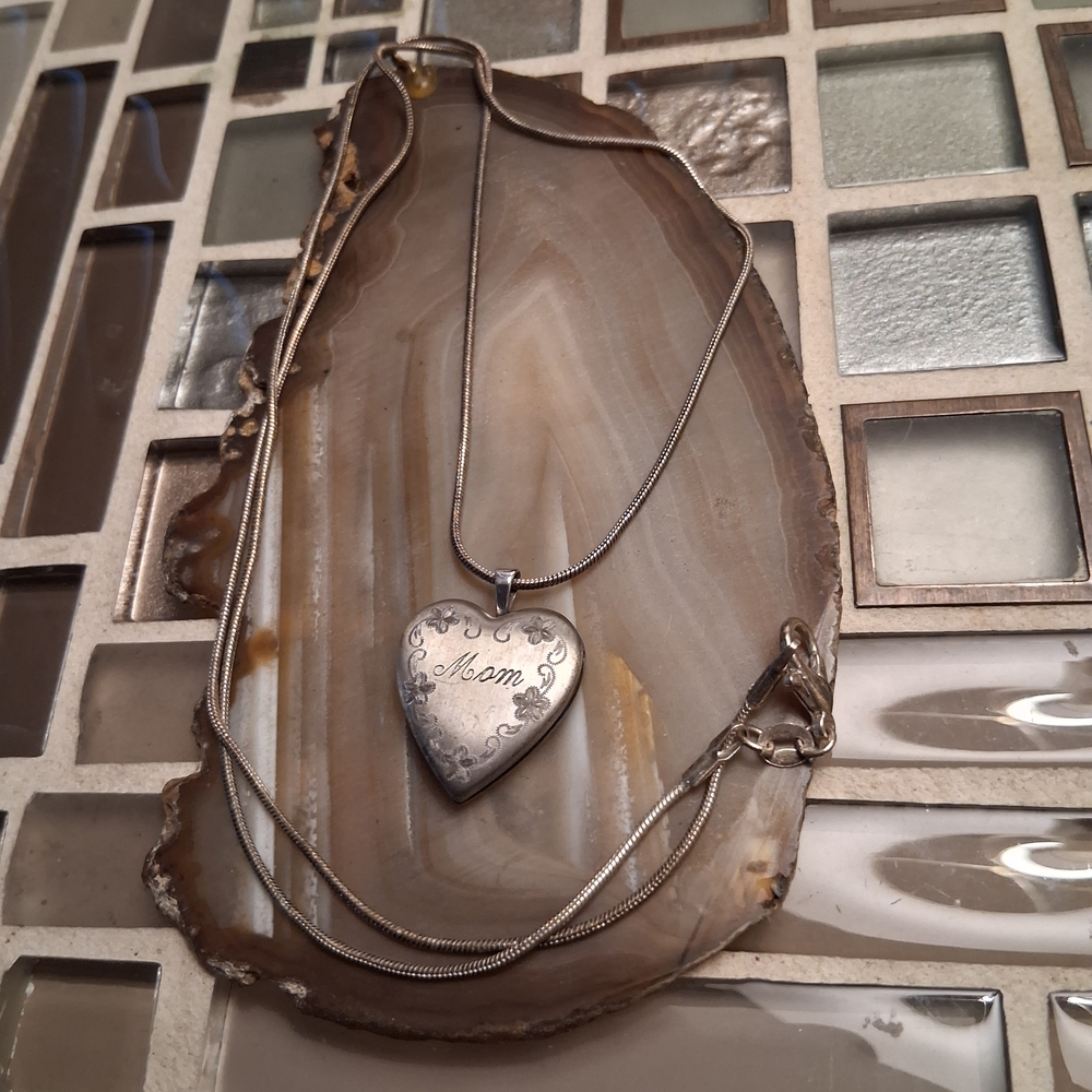Sterling Heart 'Mom' Locket Necklace in Silver